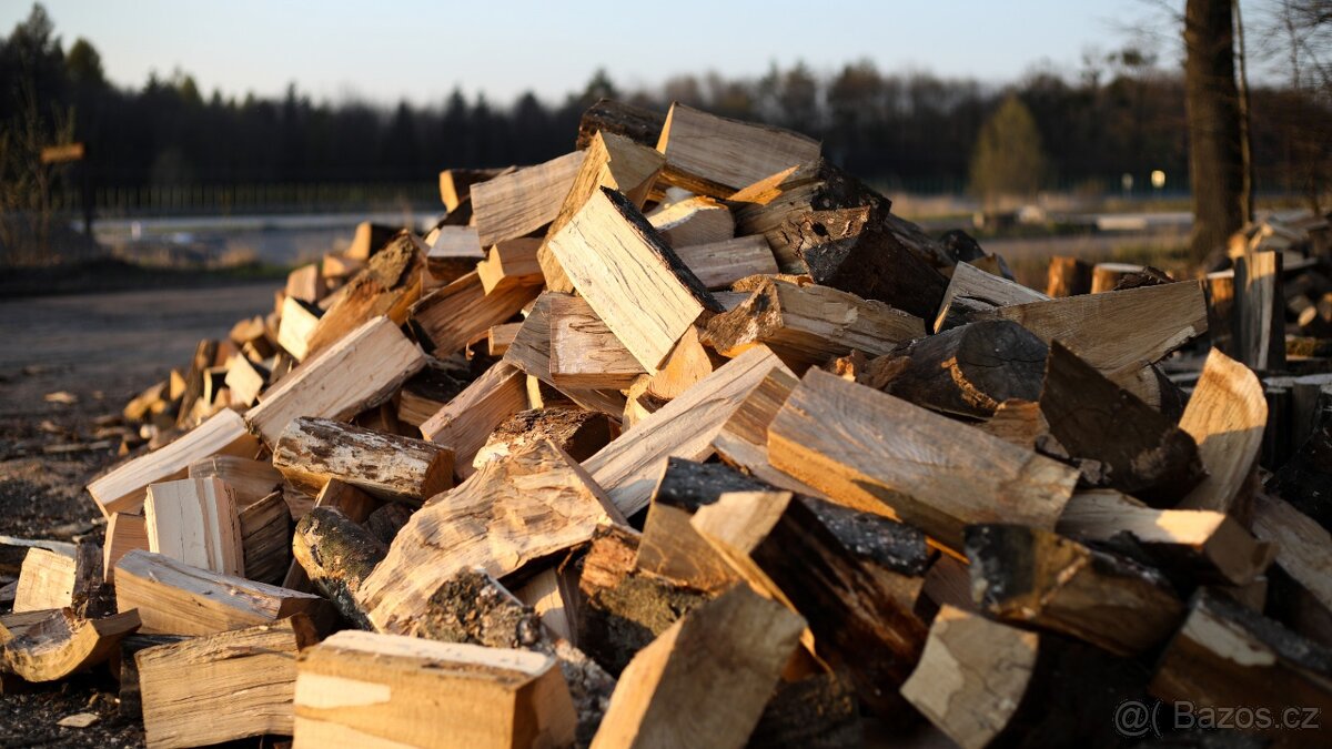 SUCHÉ štípané palivové dřevo