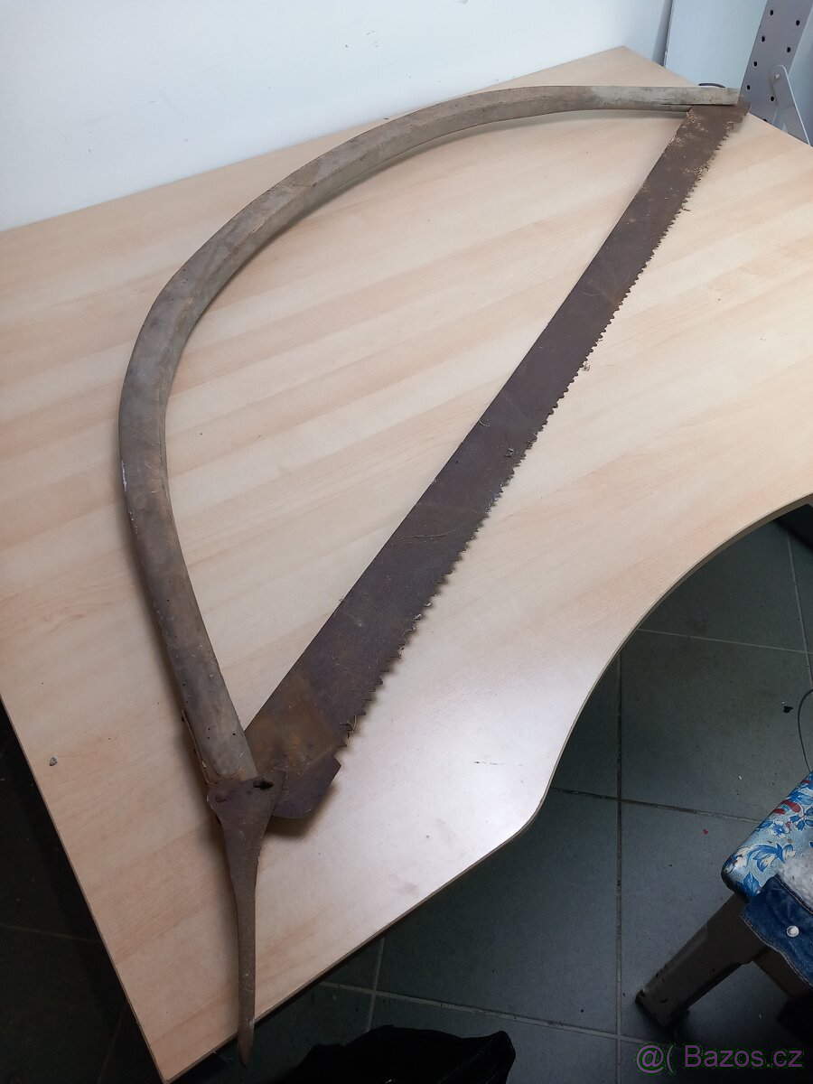 Starožitná rámova pila na dřevo