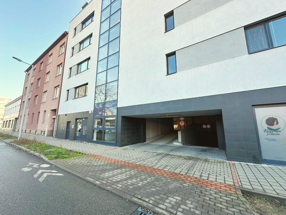 Pronájem garážového stání