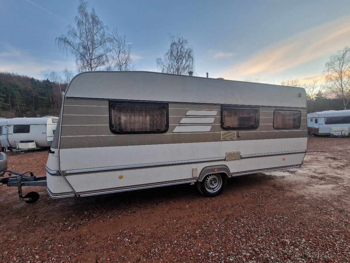 Karavan Hymer-Eriba-Nova