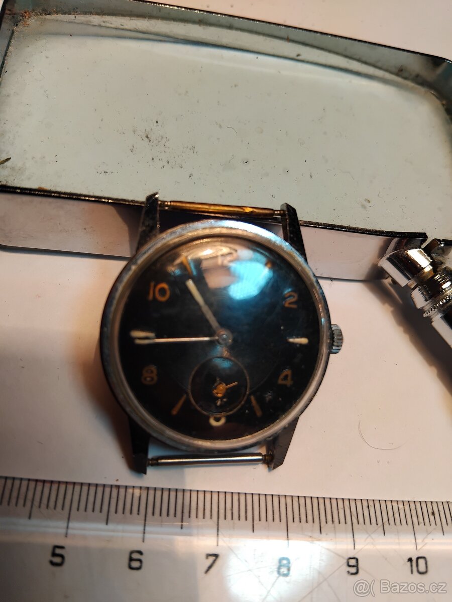 Hodinky Doxa černé