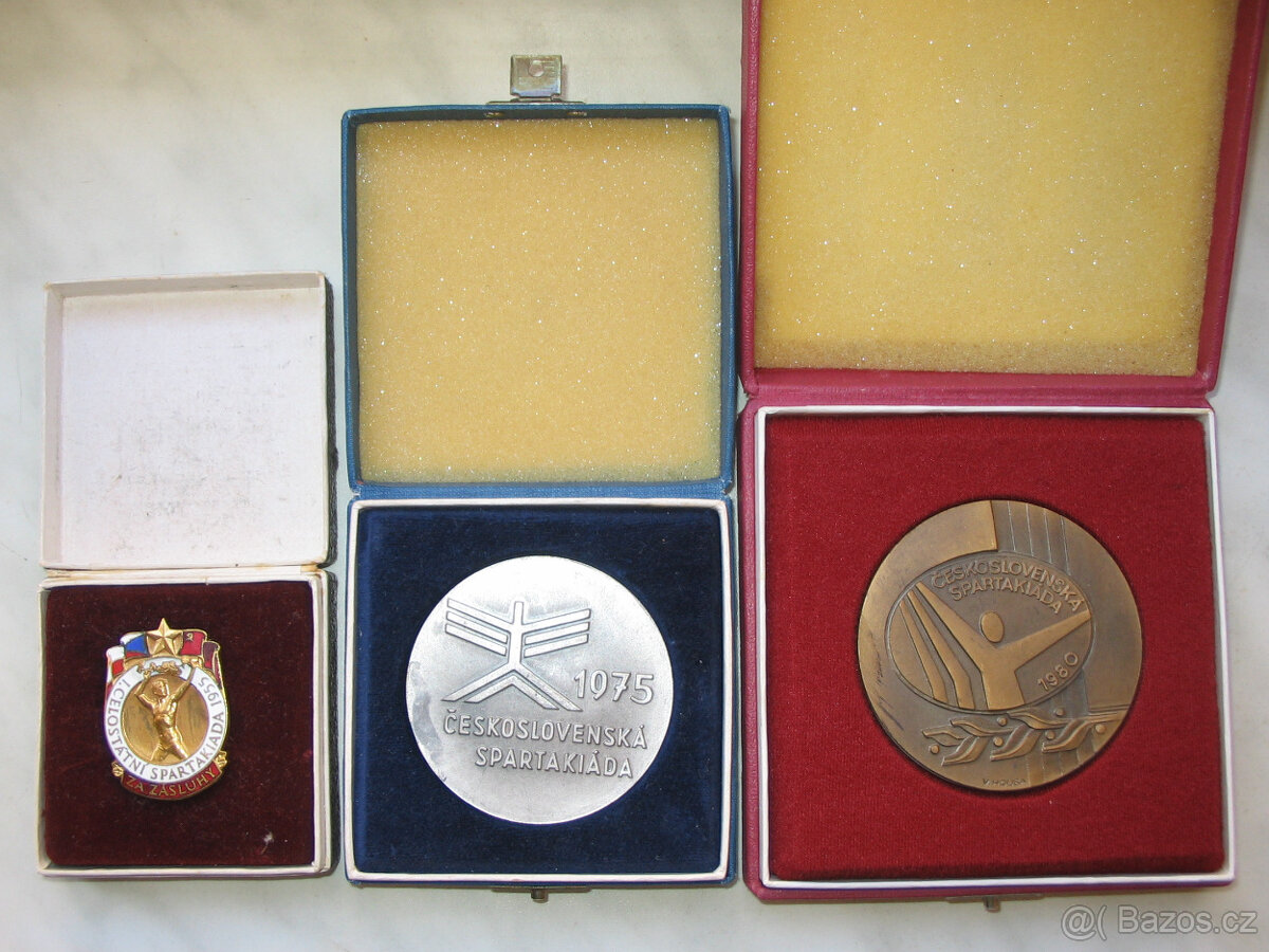 Medaile, vyznamenání, stříbro.