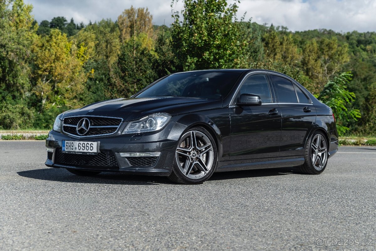 Mercedes-Benz C63 AMG