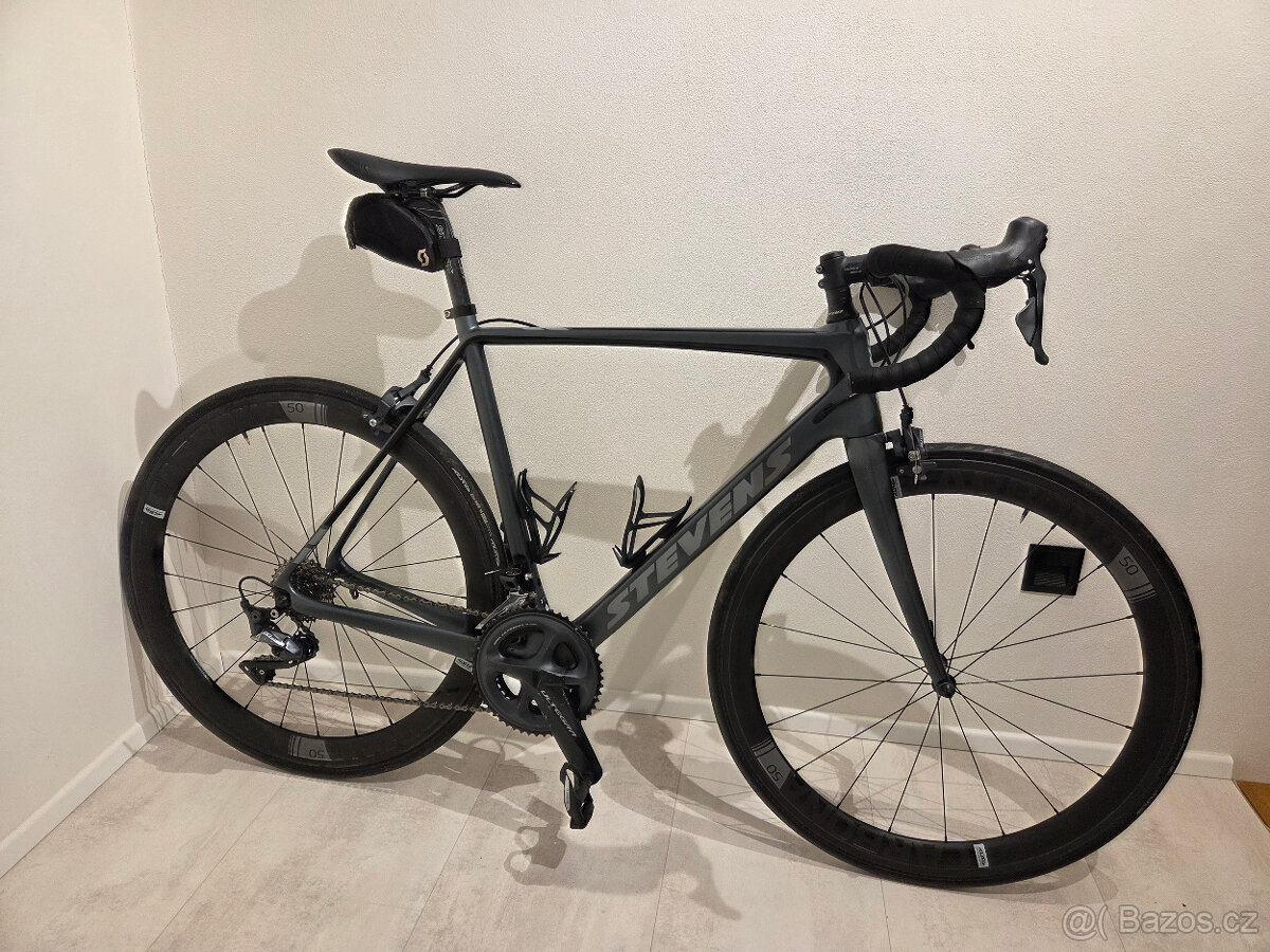 Silniční celokarbonové kolo Stevens Izoard Pro