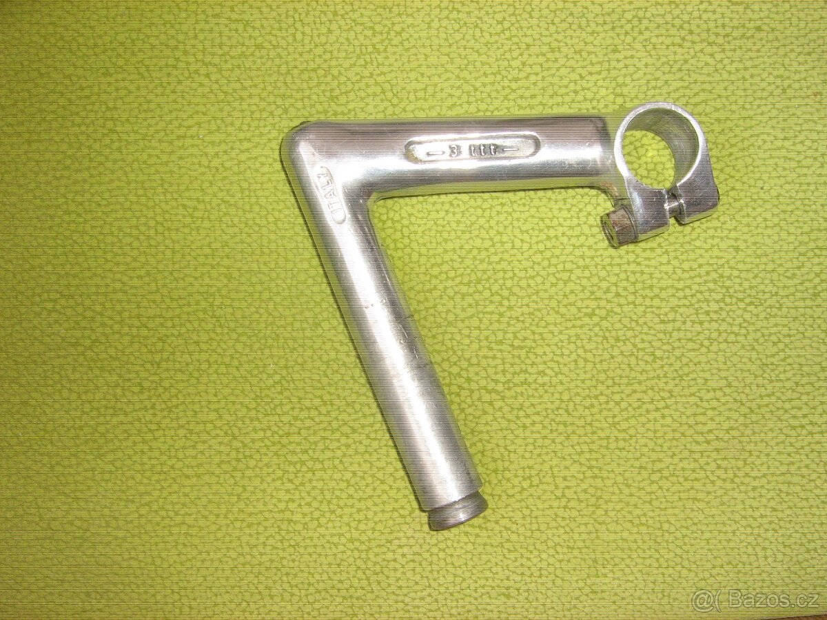 retro představec 3ttt