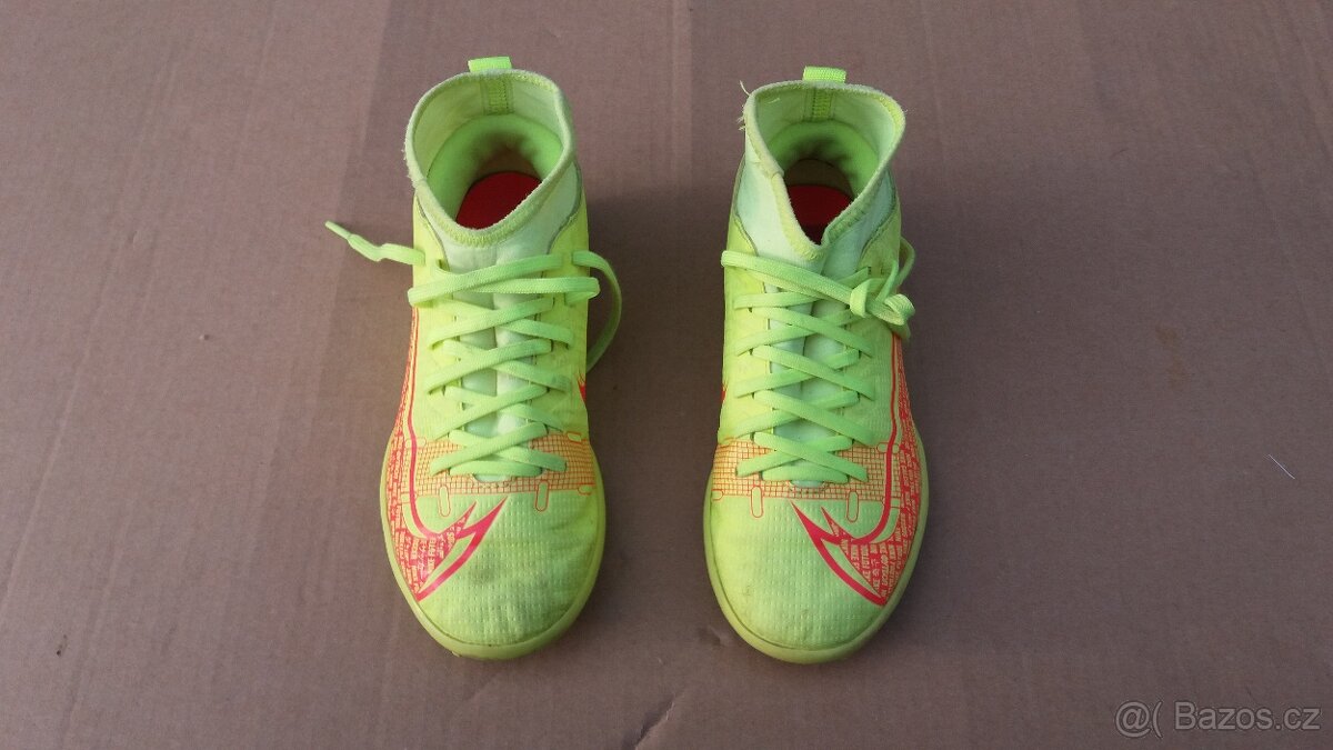 Dětské kopačky Nike vel. 33 délka stélky 20,5cm.