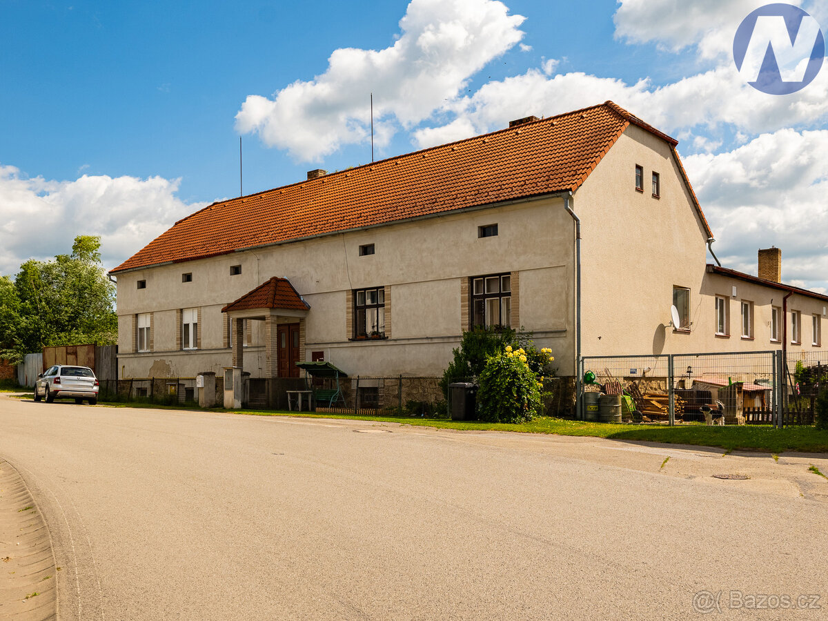 Jarošov nad Nežárkou, komerční objekt