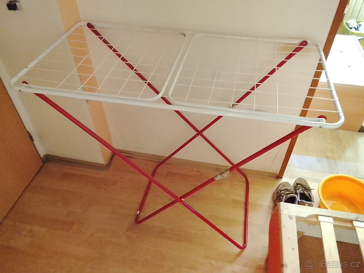 Prodám věšák na prádlo