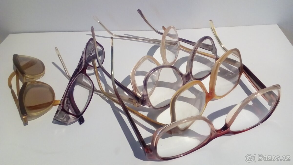 Ubrus a Na chalupu 150kč,-Ručně pletené košíky kus -30Kč