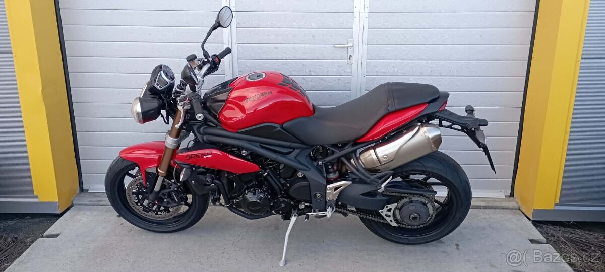 Triumph speed triple 1050