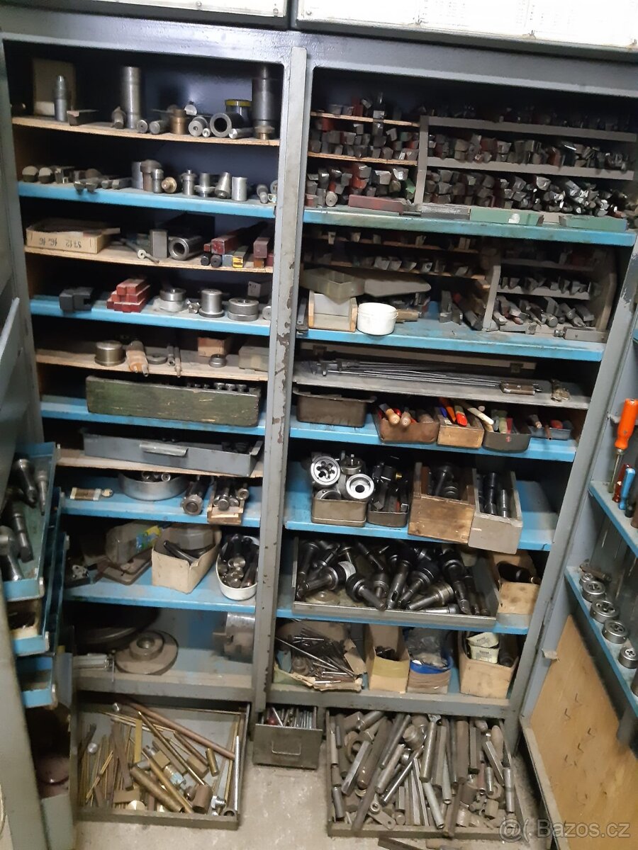 Velka kovova dvojdielna skrina