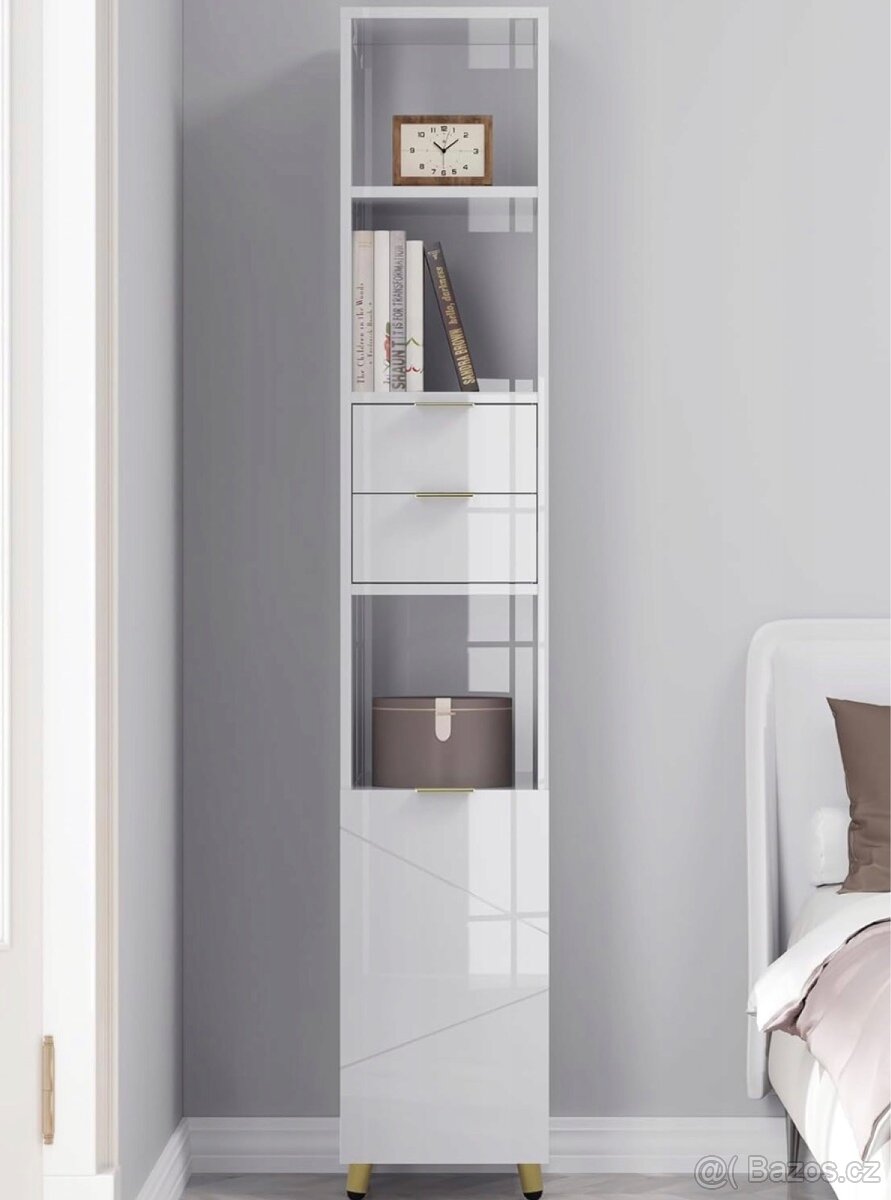 Skříňka do koupelny vysoká a koš na prádlo se skřínkou