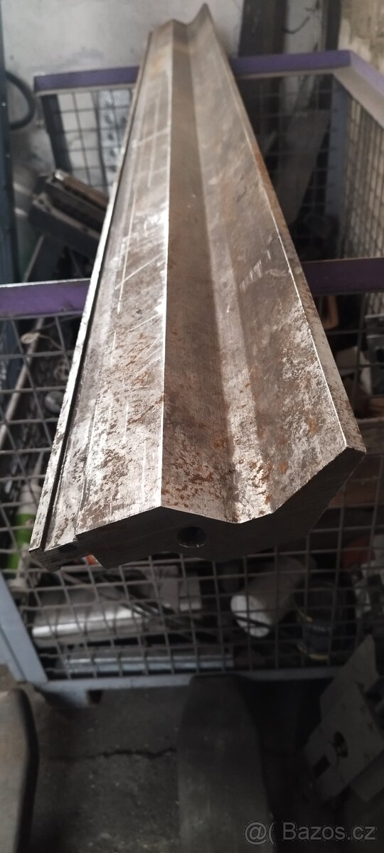 Ohranovaci lis - nastroje