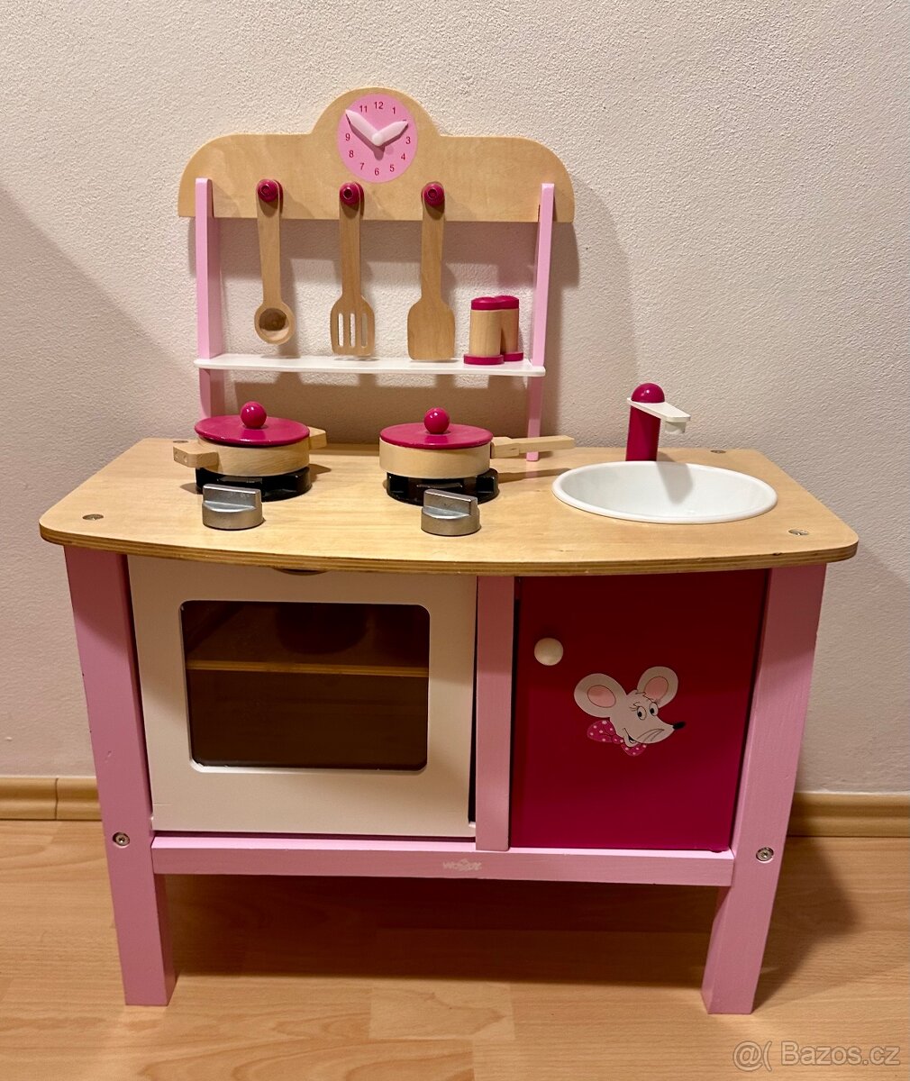 Dřevěná dětská kuchyňka
