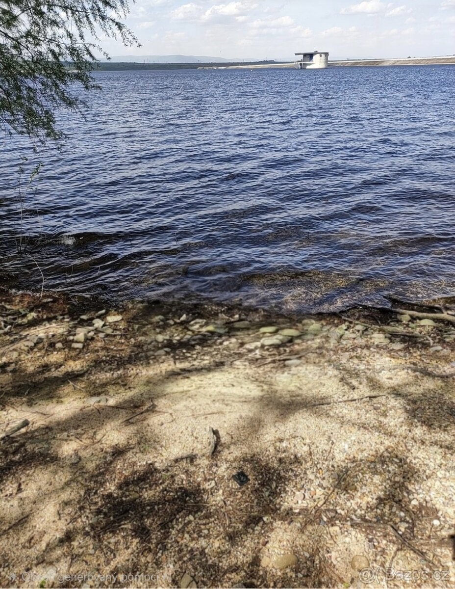 PRODÁM CHATU NA NECHRANICKÉ PŘEHRADĚ