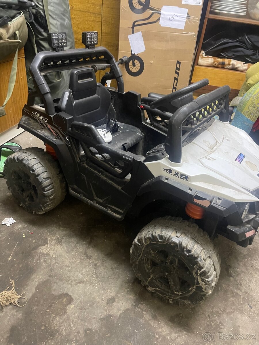 Dětské elektrické auto