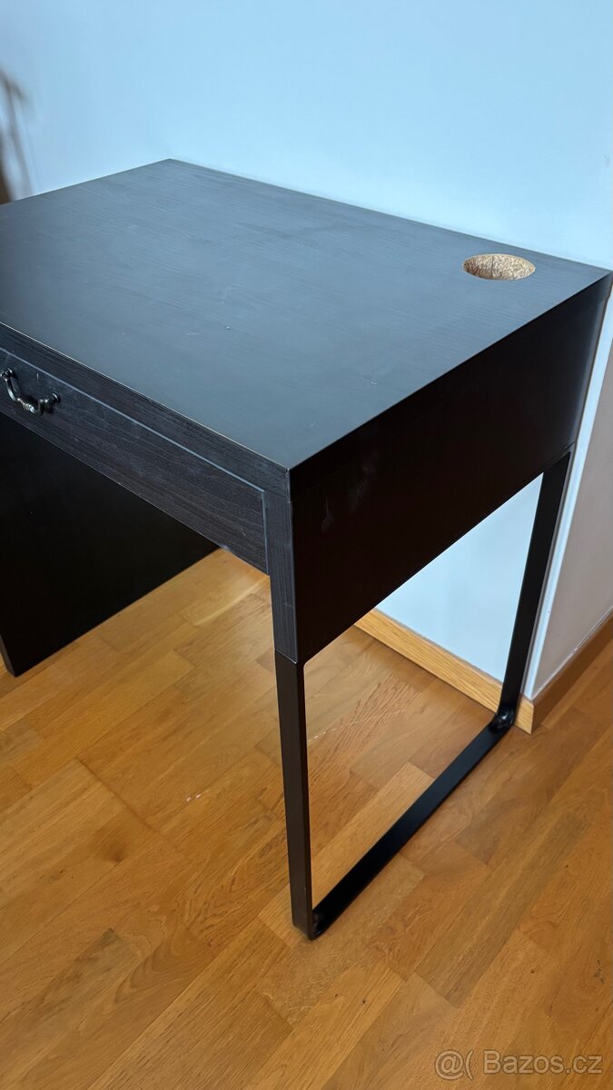 Psací stůl IKEA micke