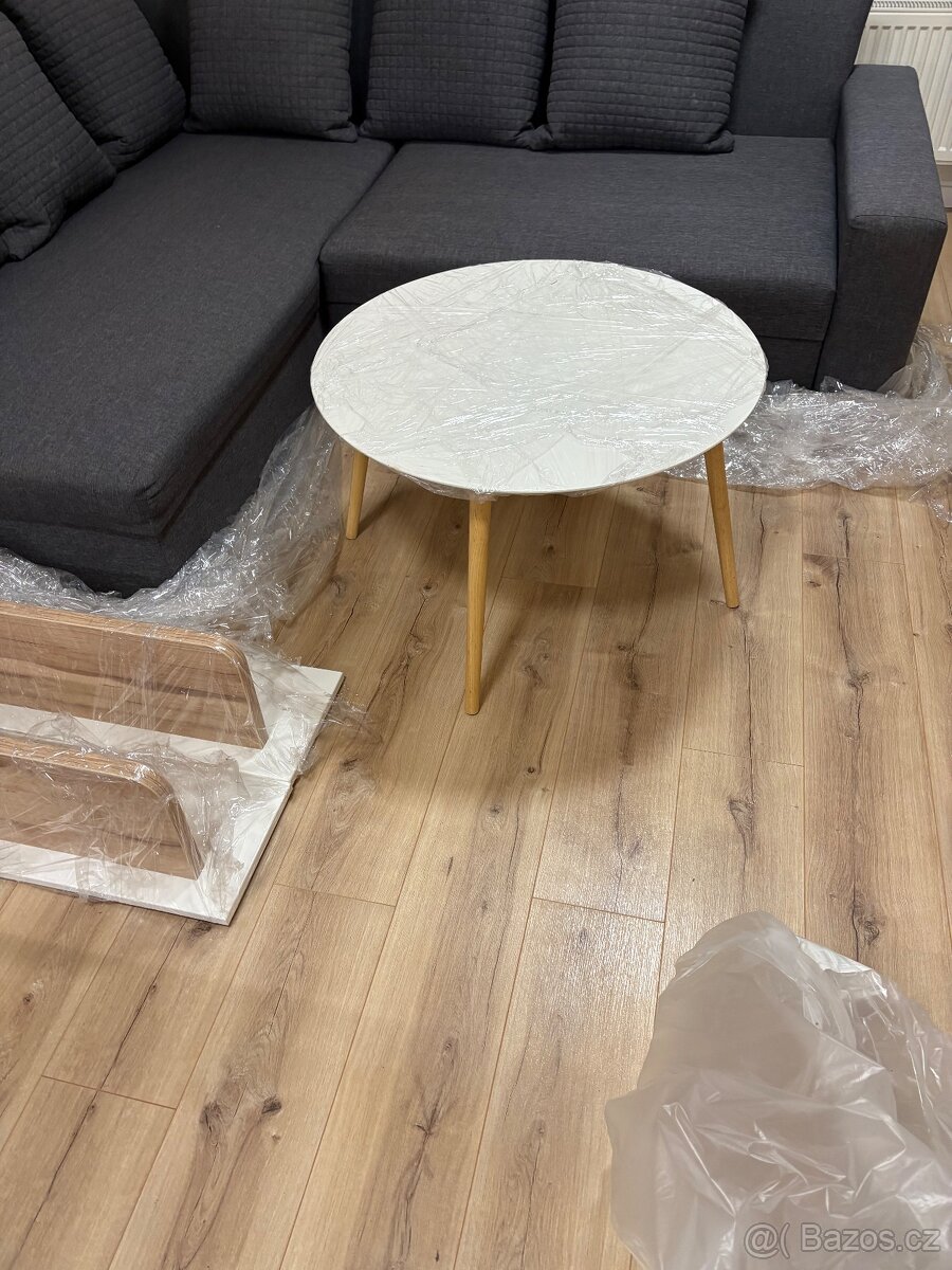 Konferenční stolek