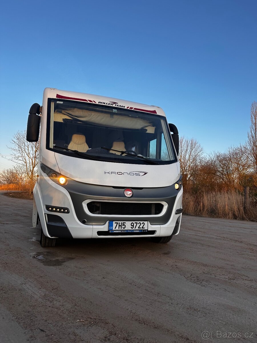 Integrovaný obytný automobil Roller Team model Kronos.