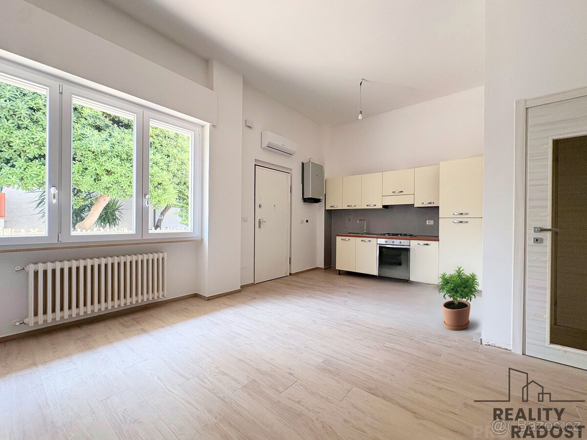 Prodej bytu 3+kk 72 m², via Genova, Silvi, Itálie