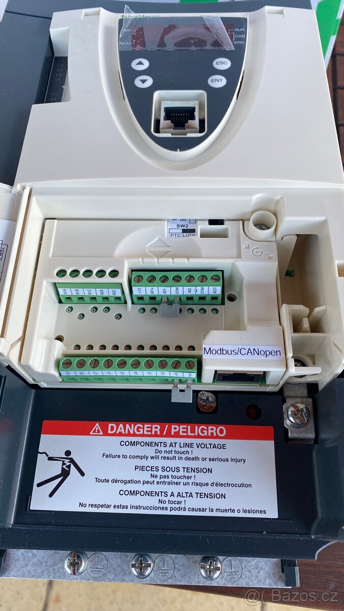 frekvenční měnič SCHNEIDER ATV71HU30N4 + LCD terminál