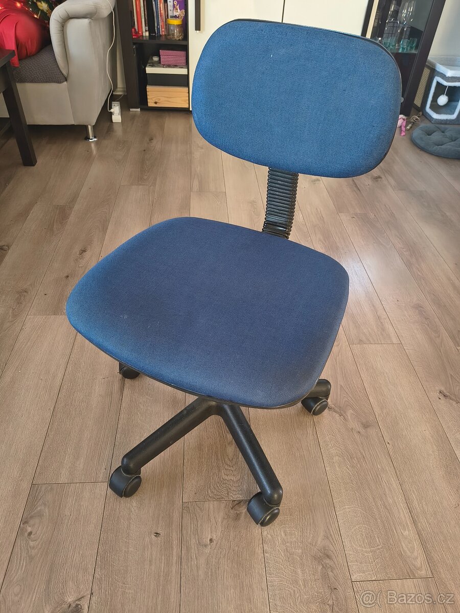 Dětská židle k pracovnímu stolu modrá