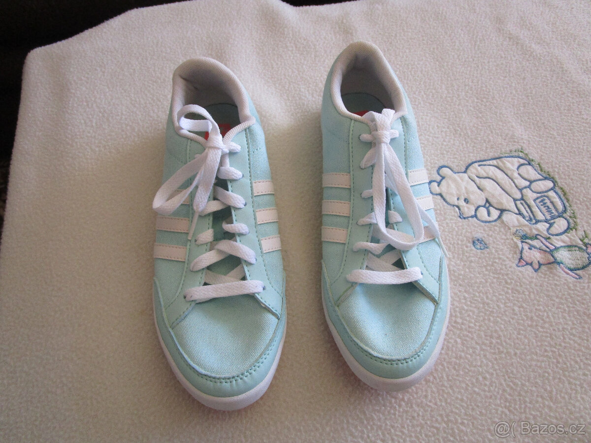 Pěkné sv. zelené tenisky zn. Adidas Neo, č. 37