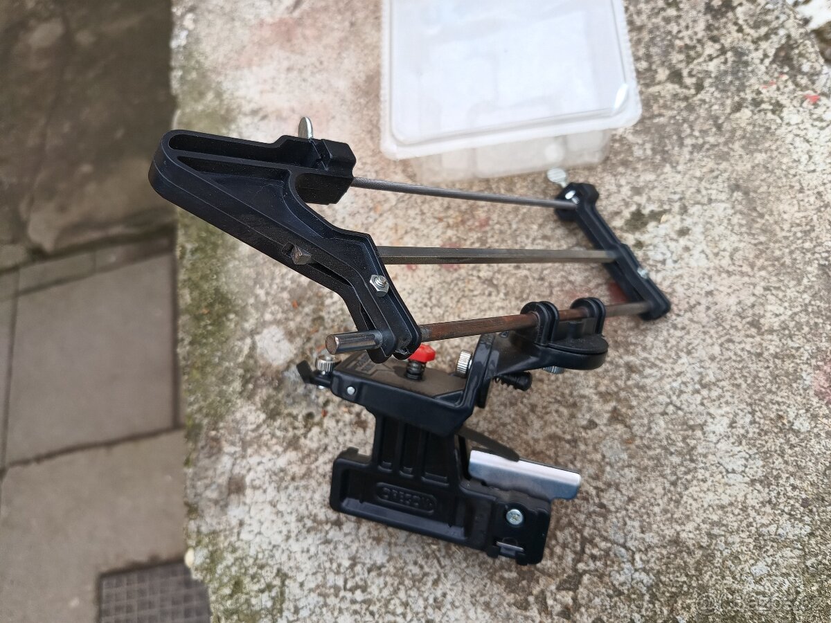 Přípravek OREGON na ruční broušení řetězů