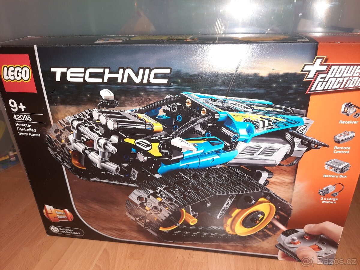LEGO Technic 42095 Kaskadérské závodní auto na dálkové ovlád