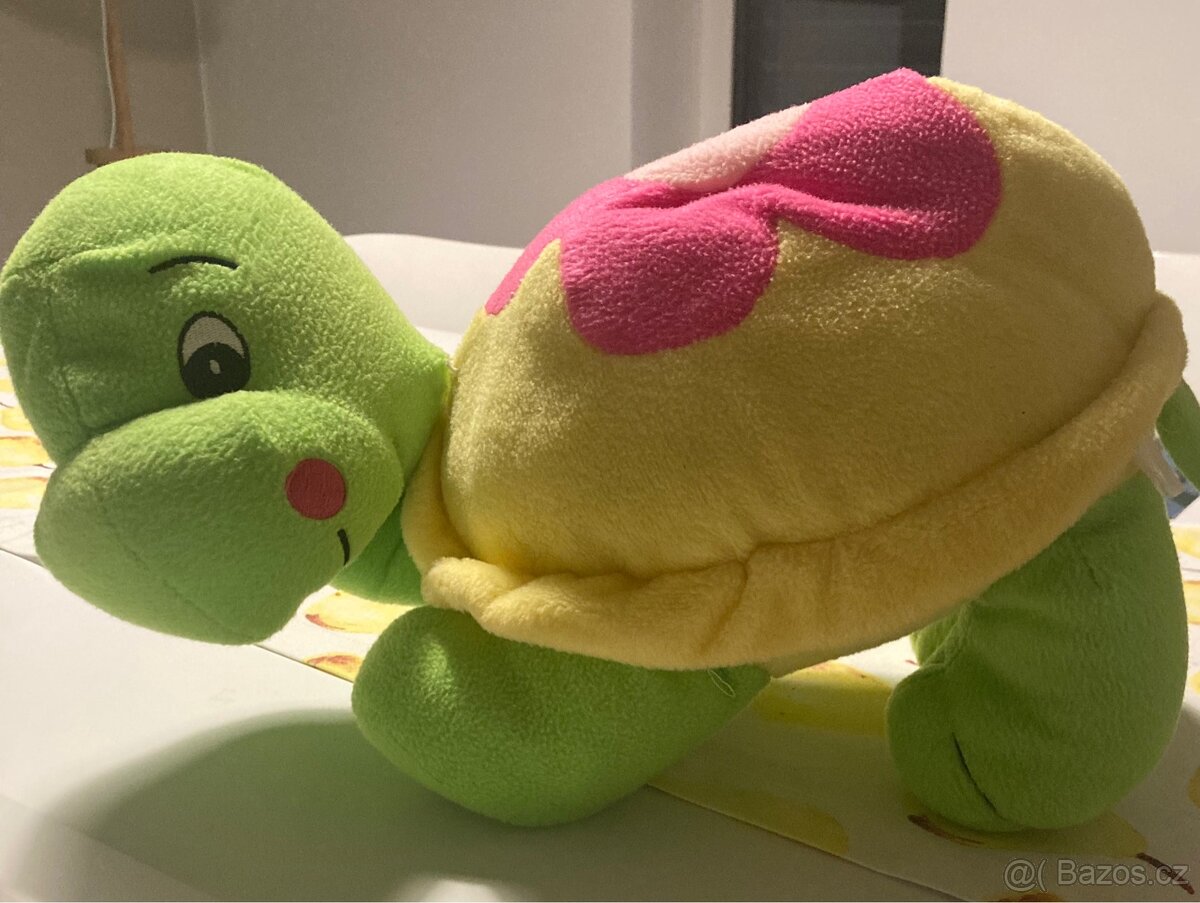 Plyšová želva.