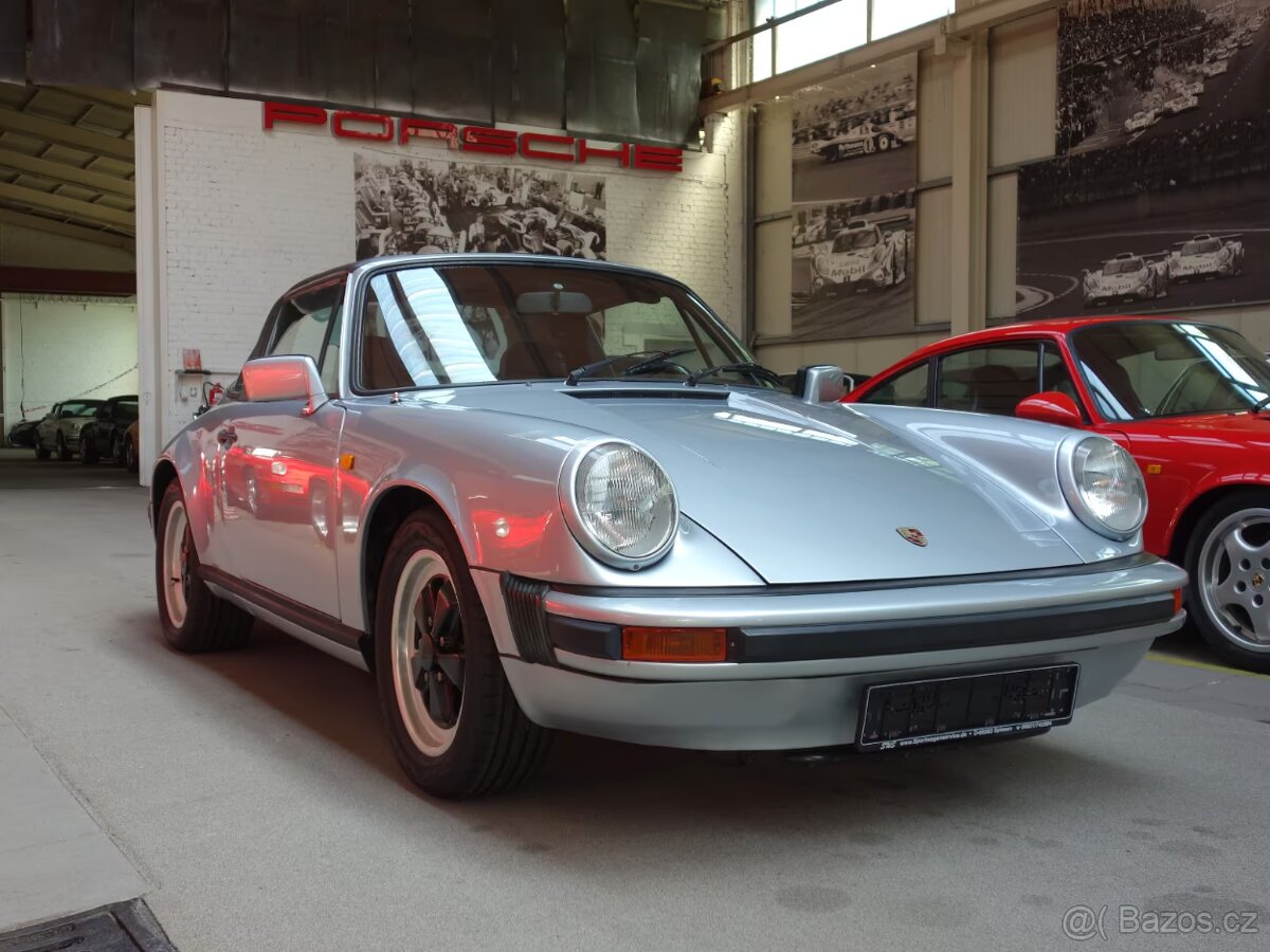Porsche 911 ve verzi 3,0 SC Targa