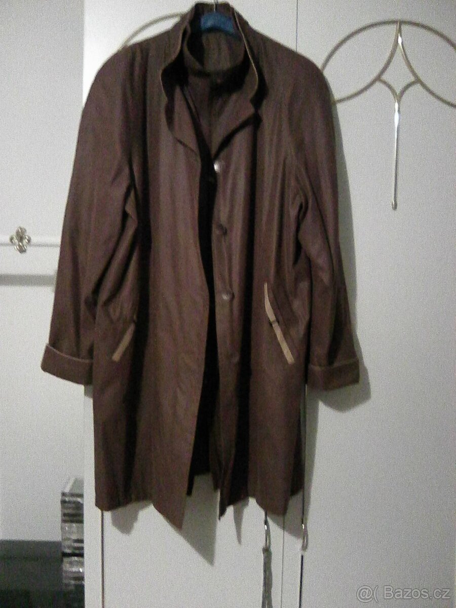 Nový hnědo-rezavý podzimní plášť do áčka se dvěma kapsami,
