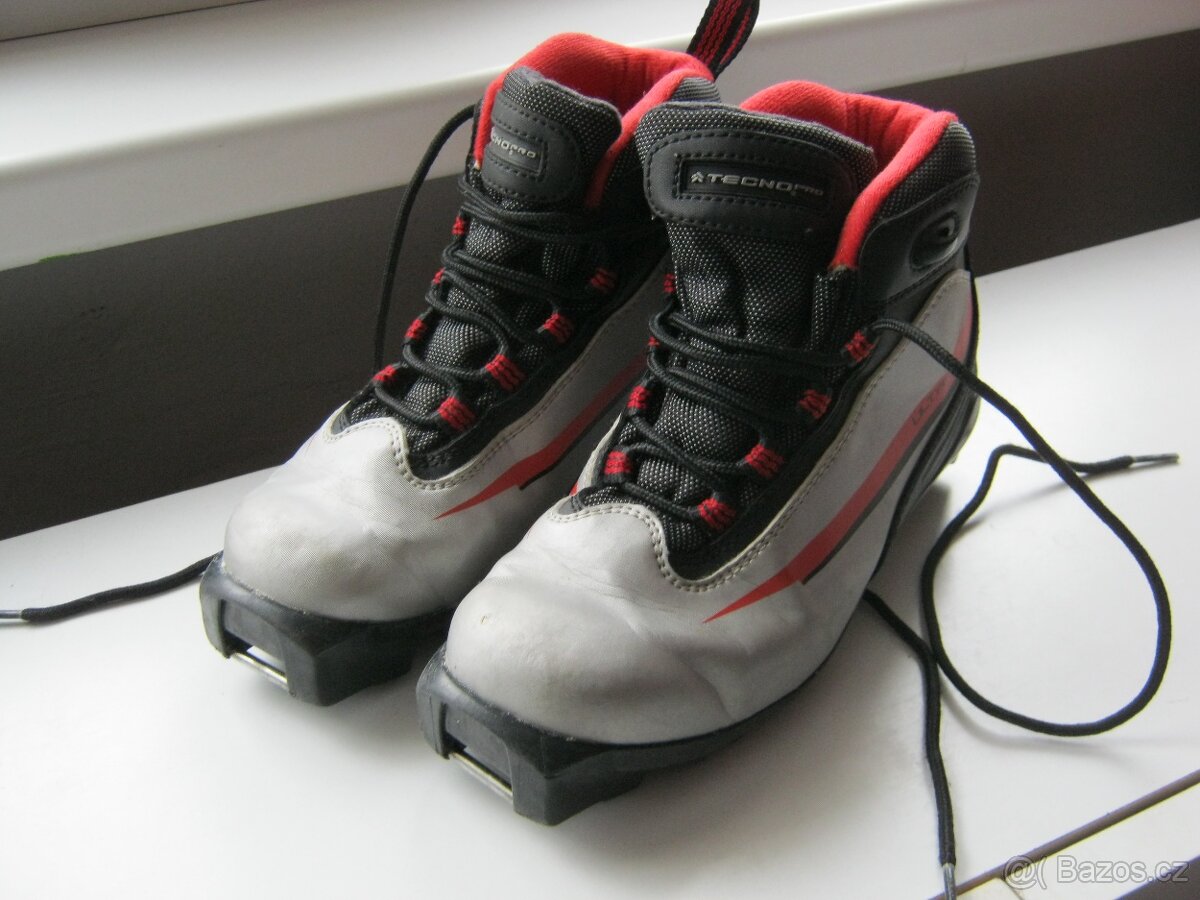 Junior běžkařské boty TECNO Pro Ultra velikost 34, SNS