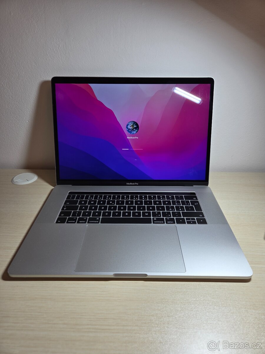 Apple MacBook Pro 15" (2016) – i7 4x2.7 / 16 GB / 1 TB