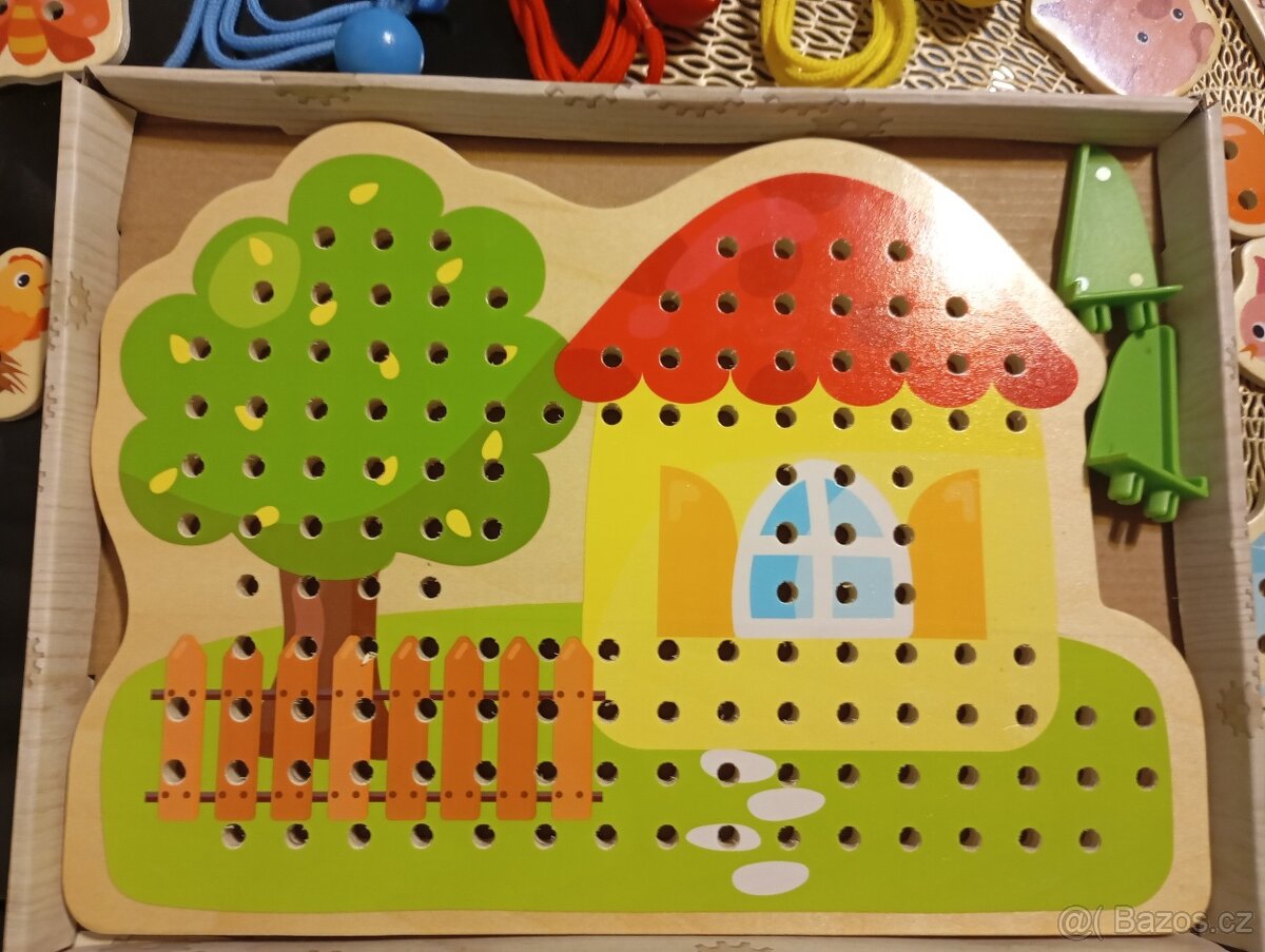 Playtive - dřevěná navlékací hra