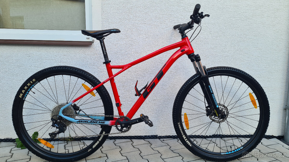GT AVALANCHE Comp 29, Hydr. brzdy, Shimano Deore 1x10, Rám L