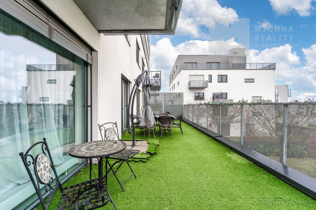 Prodej prostorného bytu 3+kk, 80 m² s terasou - Sadová