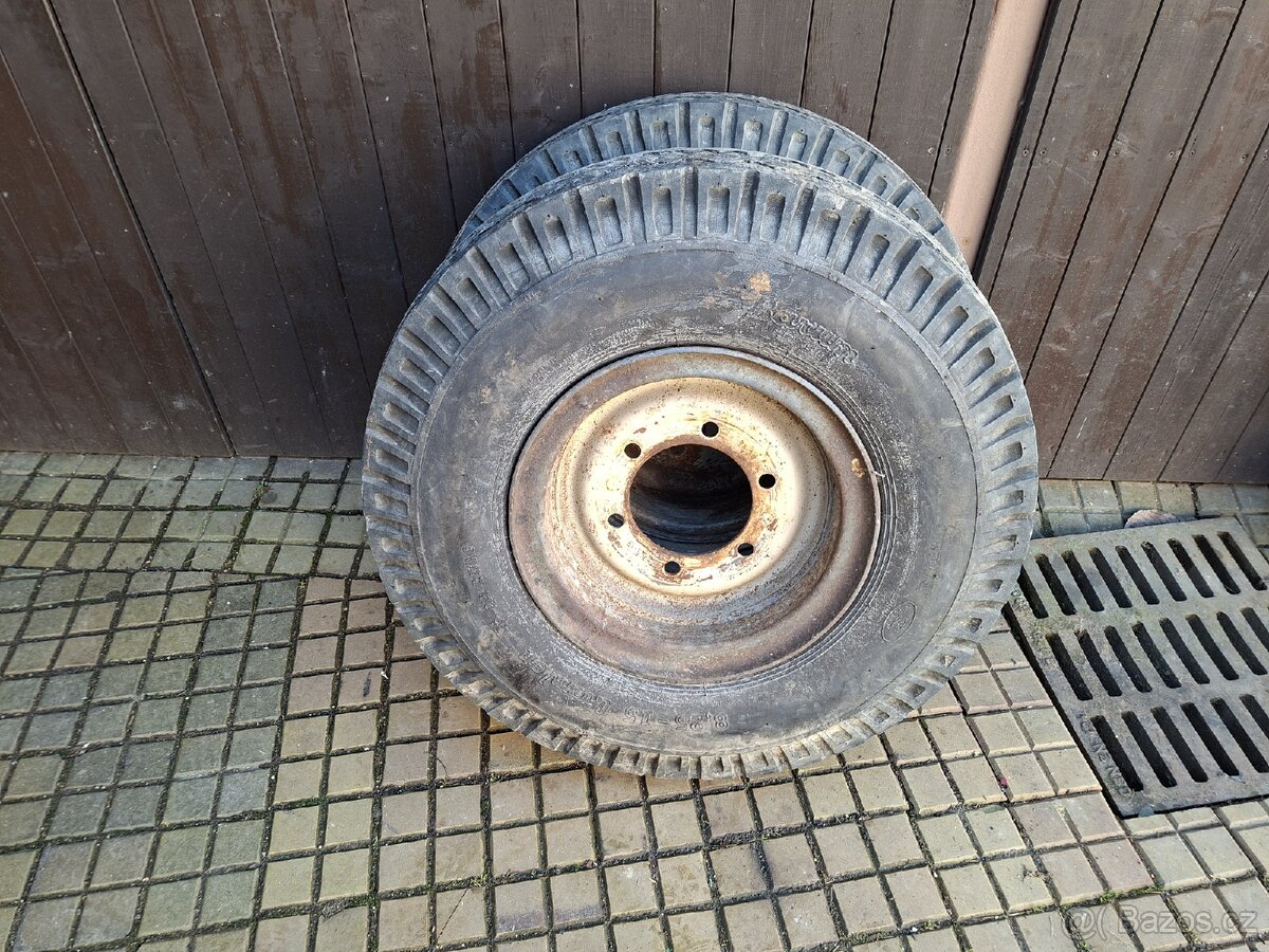 Pneu 8,25-15