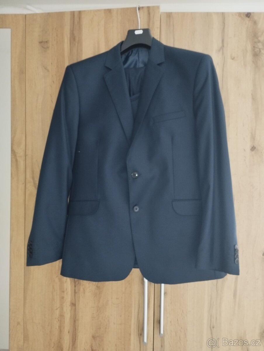 Prodám pánský oblek
