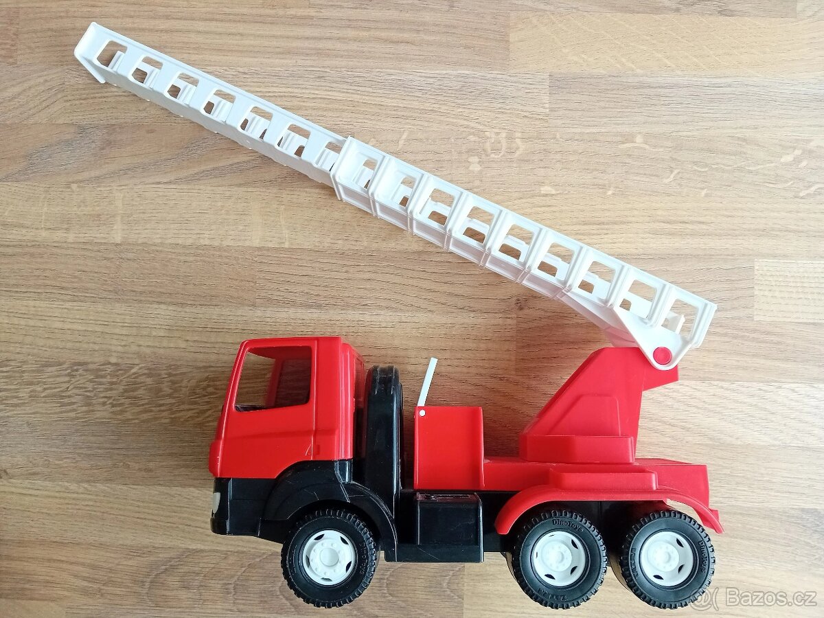 Auto hasiči, vytahovací a otáčecí žebřík