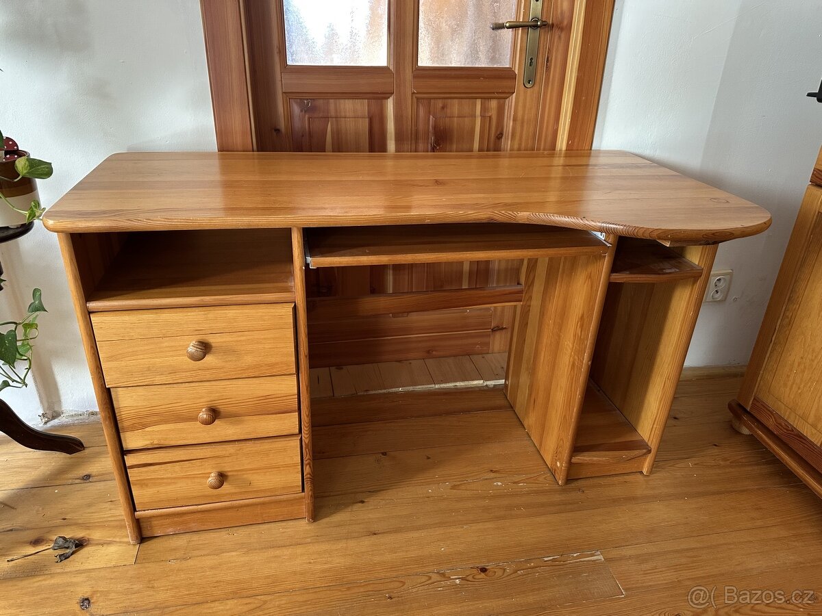 Psací stůl