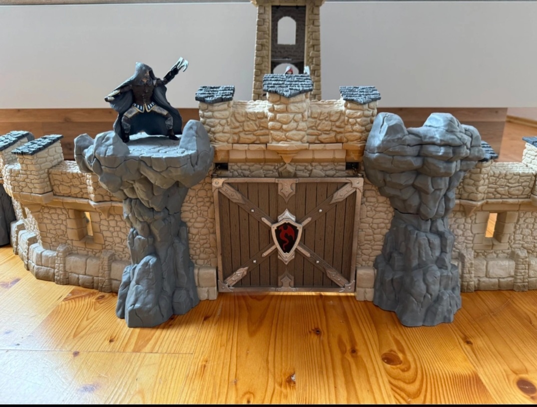 Velky rytirsky hrad s prislusenstvim