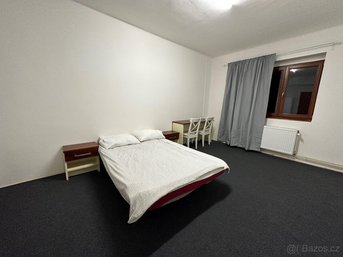 Pronájem — útulný pokoj pro pár v Záběhlicích