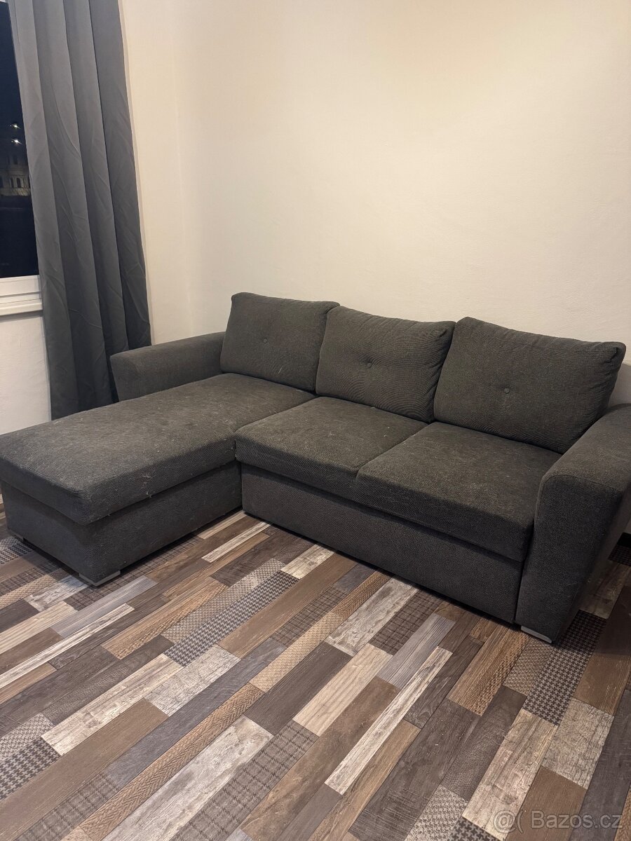 Rozkládací šedý gauč Jysk