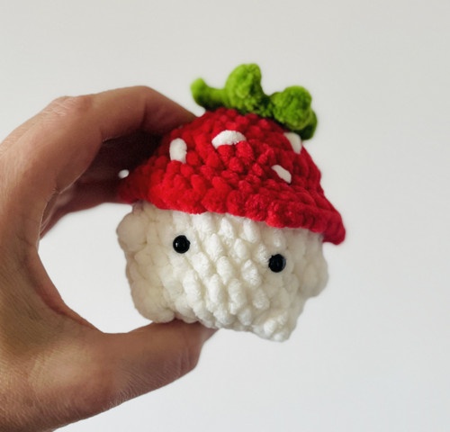 Háčkovaný mačkací Amigurumi Mushroom Boy