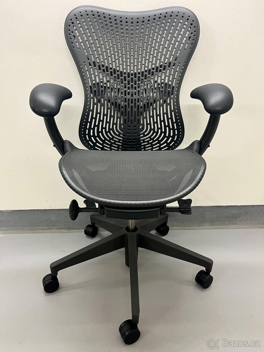 Kancelářská židle Herman Miller Mirra 2 - top stav