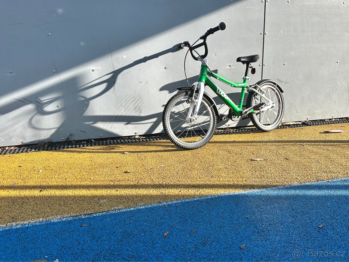 Dětské kolo WOOM 3 velikost 16”- zelené, blatníky