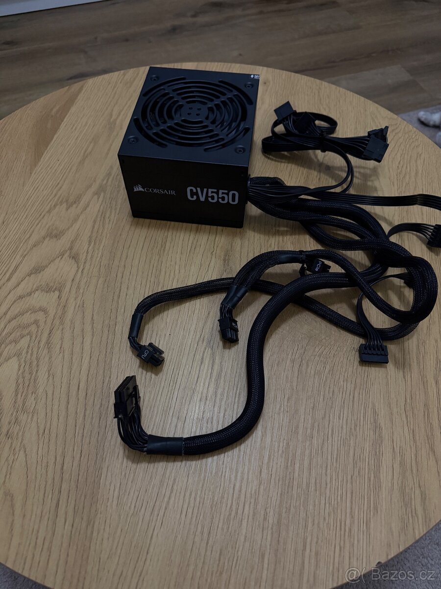 Pc zdroj corsair cv 550 W