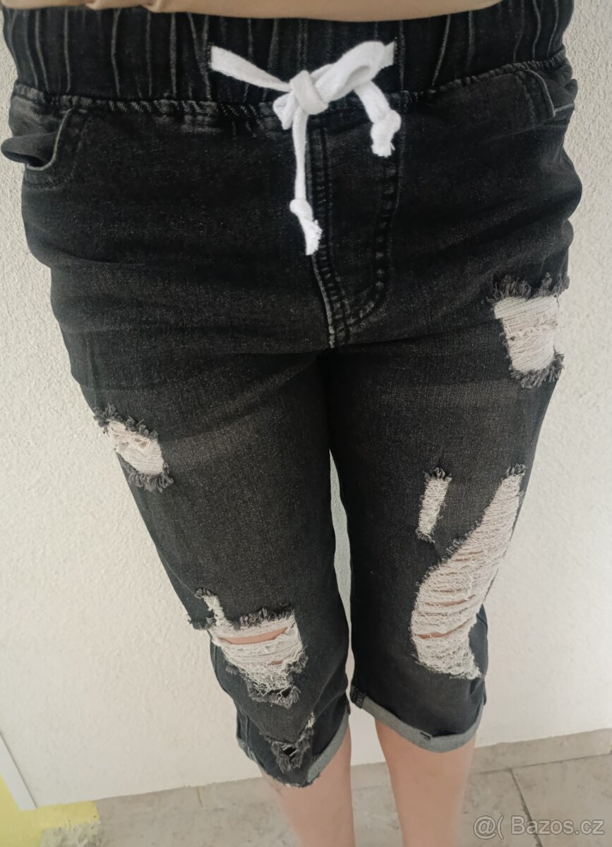 Nové dámské 3/4 džíny velikost M