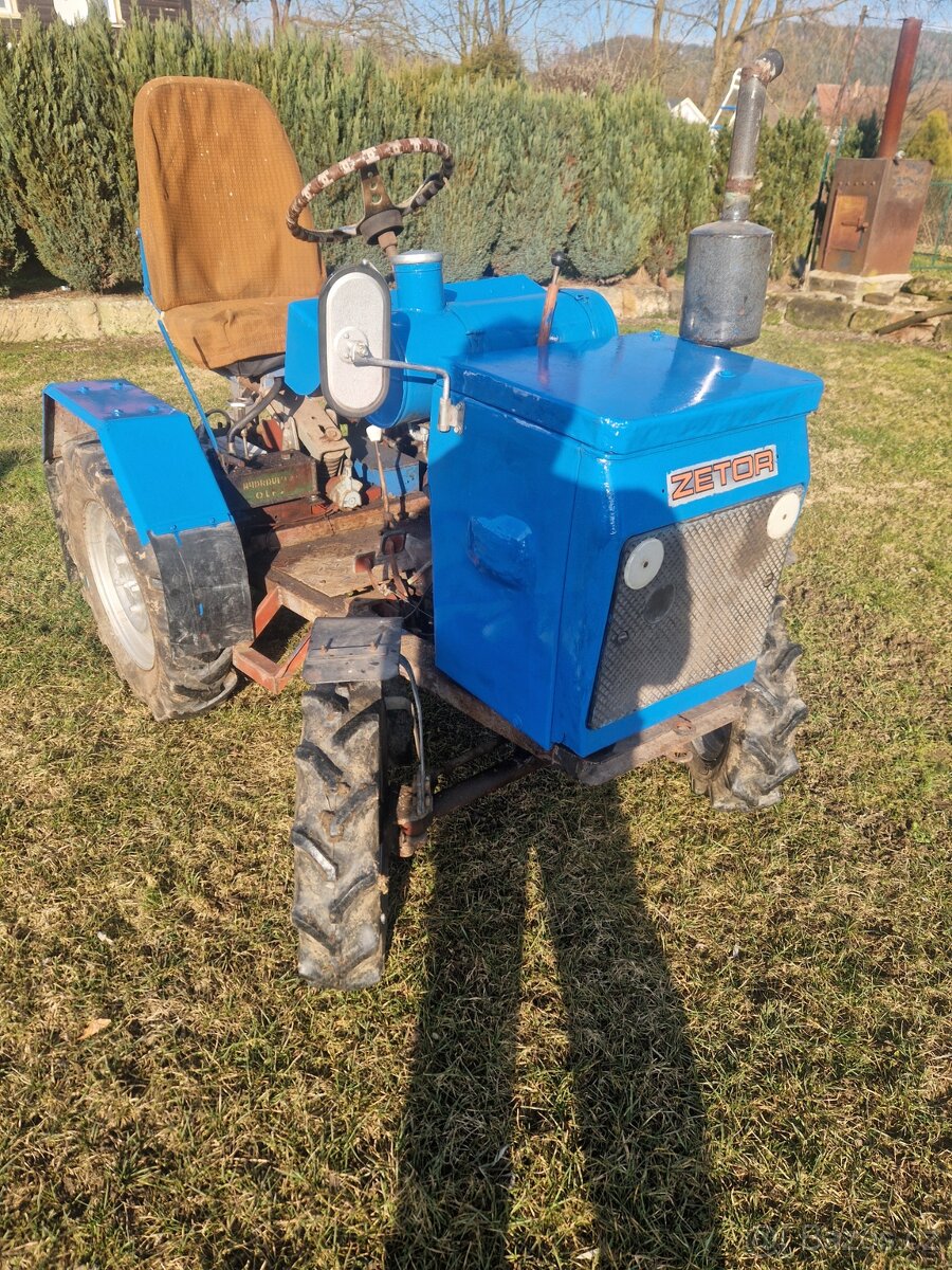 Malotraktor trakturek